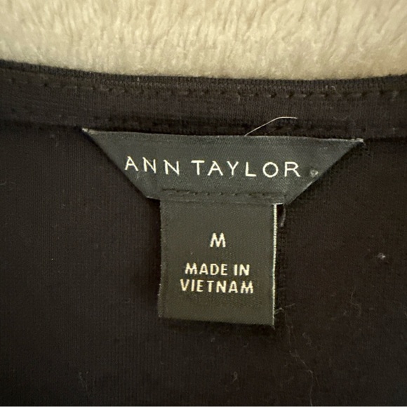 Ann Taylor Black Eyelet Cuff Sheath Above Knee Dress Size Medium Keyhole Ponte - Picture 6 of 12